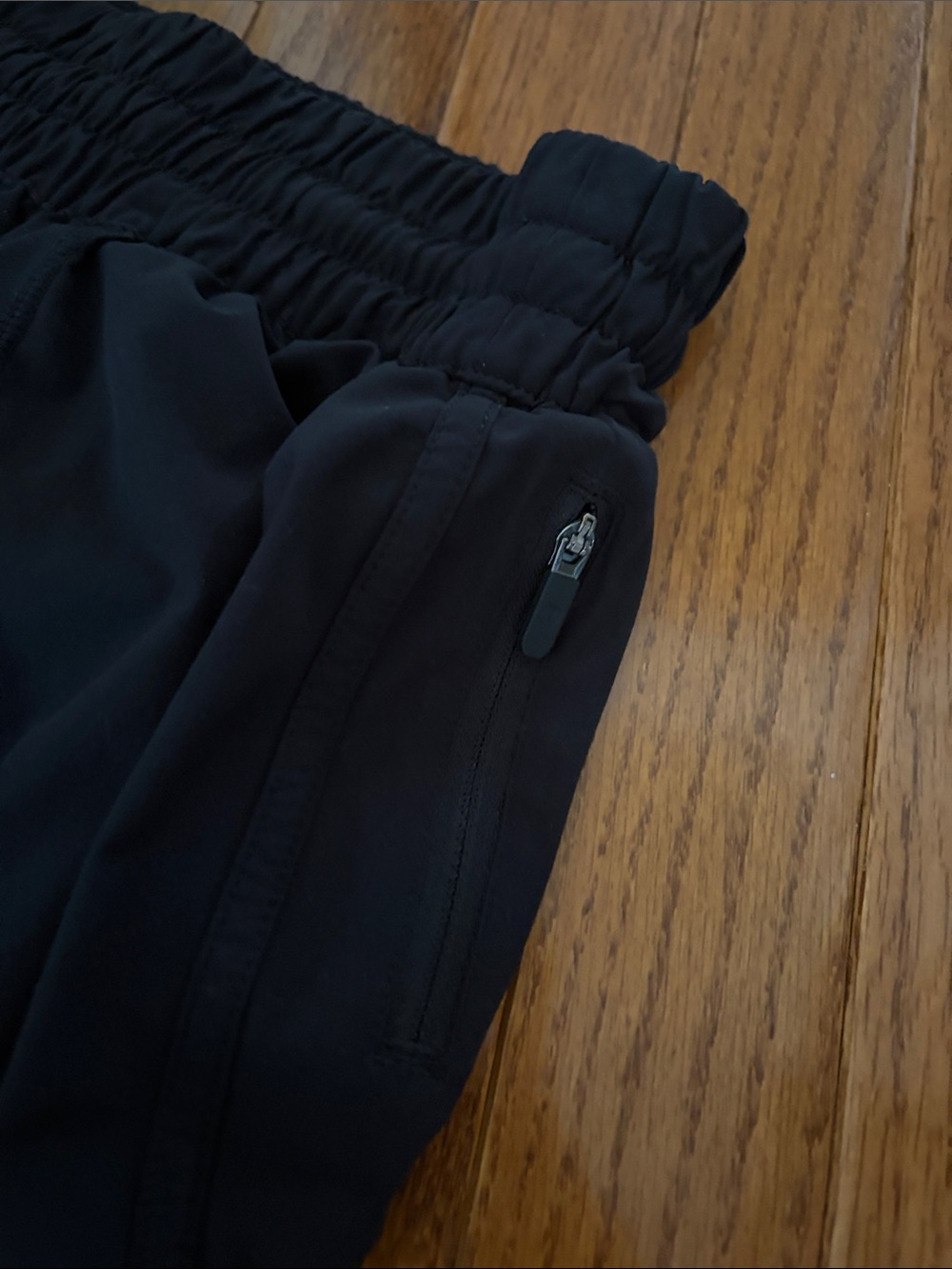Lululemon Tracker Short V4” Sz 4 Black W7AZ2S - Picture 3 of 7